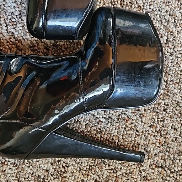 Knee high latex stiletto boot - Picture 2 of 7